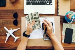 افزایش نرخ دلار مسافرتی؛ هر دلار برای مسافران بیش از ۱۰۱ هزار تومان