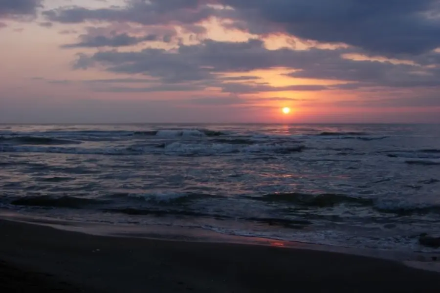 دریای خزر؛ بزرگترین دریاچه جهان در ایران