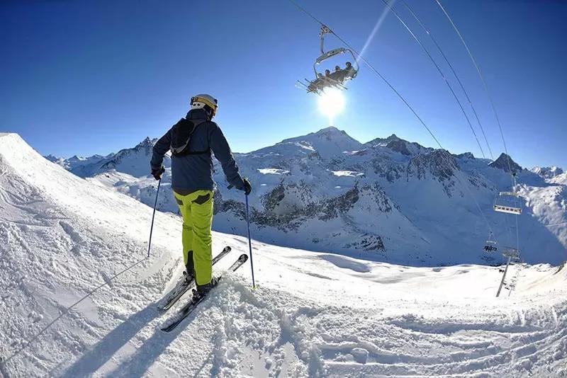 رو به سوی آلوارس! – توریسم آنلاین