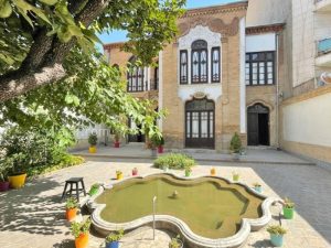 سوار ماشین زمان در عمارت منیره خانم!